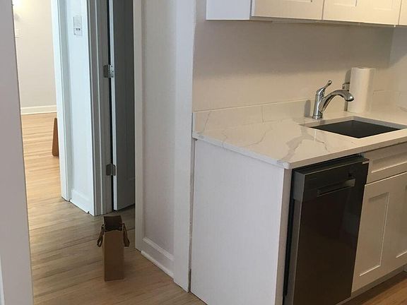 2nd image of 2325 N Lincoln Park W #1001