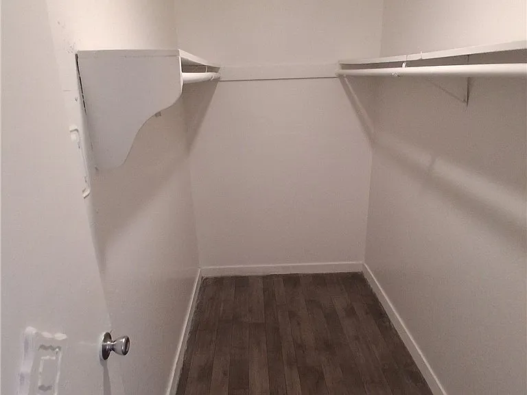 2100 Sunrise Ave #6 — Photo 6