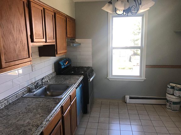 5th image of 371 Bement Ave