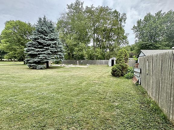 4th image of 1208/1216 Chippawa Dr