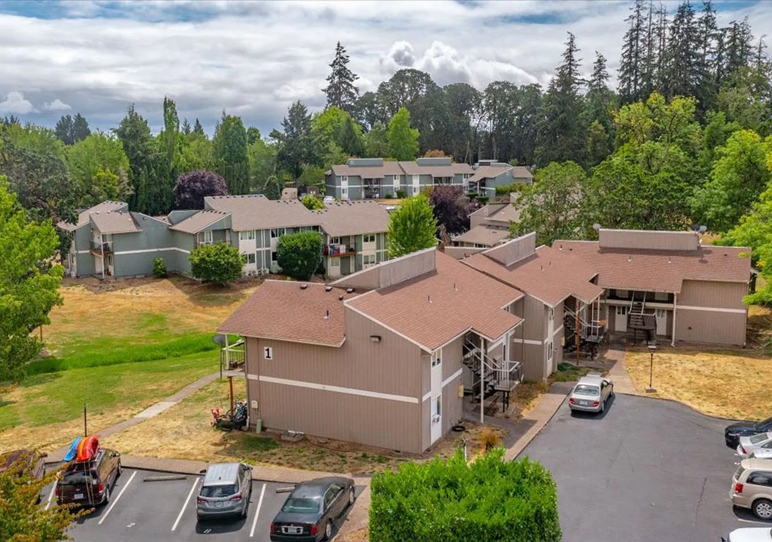 MeadowBrook Apartments — Photo 1