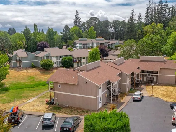 MeadowBrook Apartments