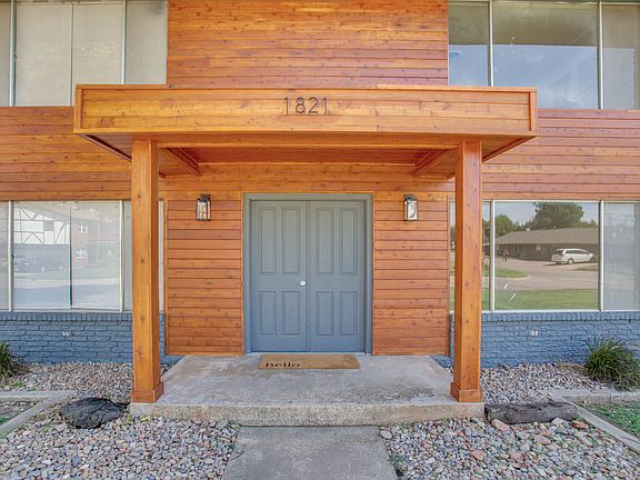 2nd image of 1821 Mosher Dr #D