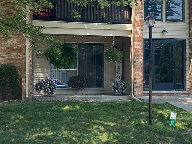 Hanover Court Patios and Balconies Kings Gate Drive