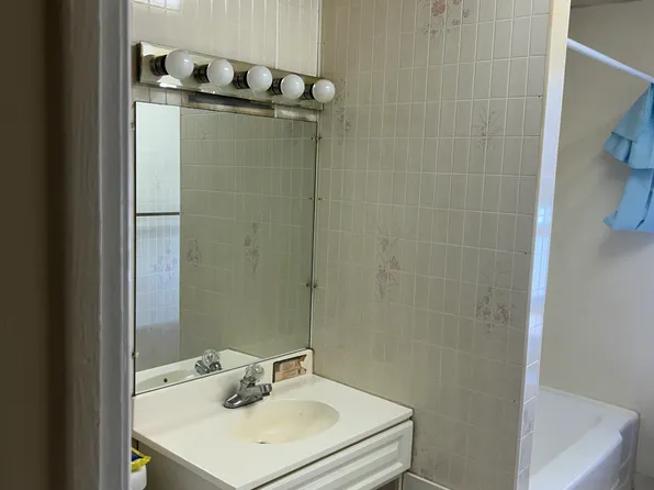 840 Van Buren St, Gary, IN 46402