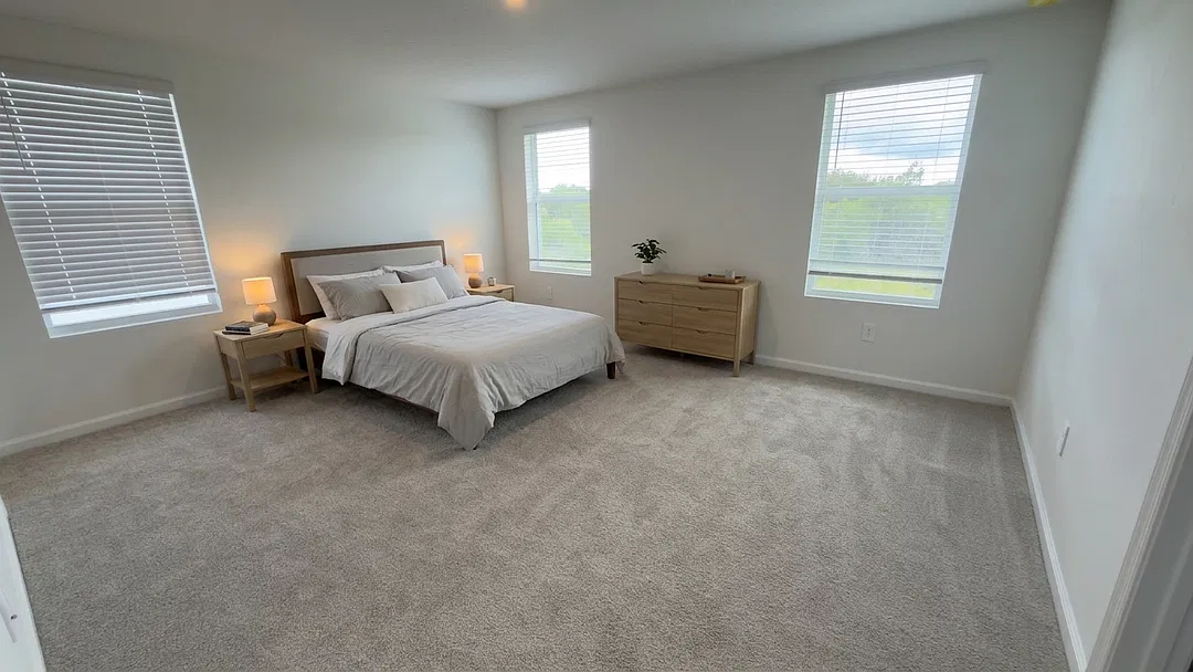 568 Salisbury Cir — Photo 3