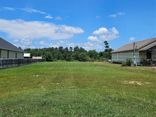 131 County Road 5009, Cleveland, TX 77327