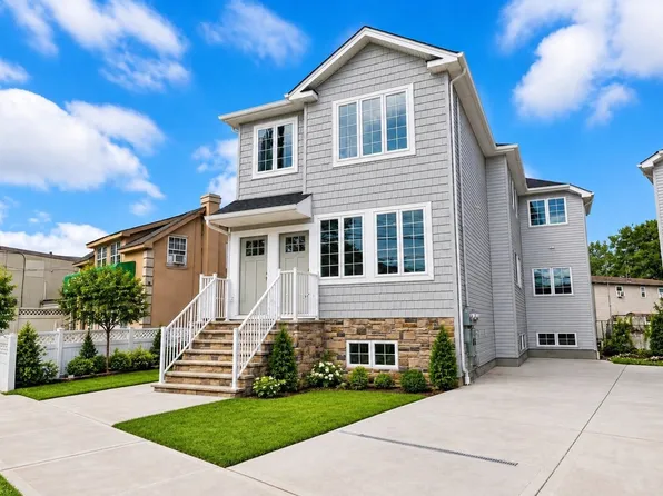 3947 Victory Blvd, Staten Island, NY 10314