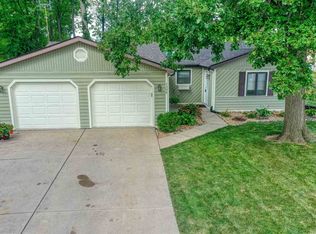1206 Ontario Ct, Auburn, IN 46706