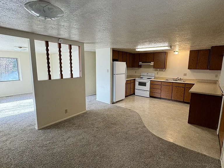 326 Lake St — Photo 1