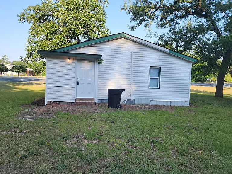 454 Rock Hill Rd — Photo 2