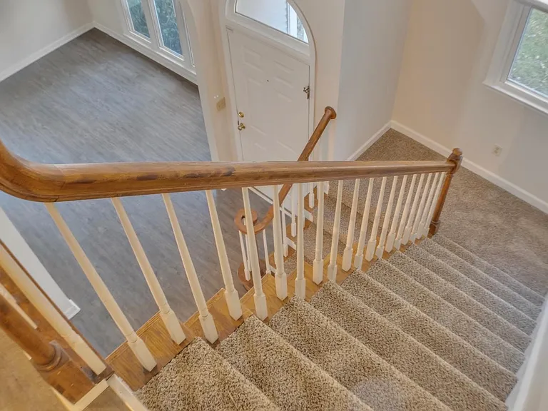 207 Essex Dr — Photo 15