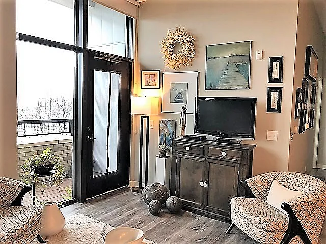High Pointe Apartments — Photo 10