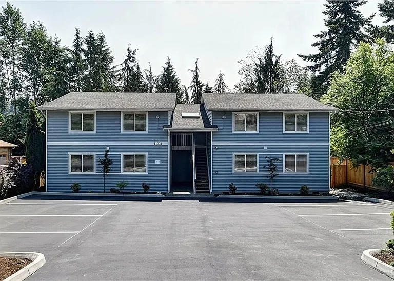11031 Woodinville Dr #202 — Photo 8