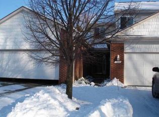 7924 Divot Dr #1, Waterford, MI 48327