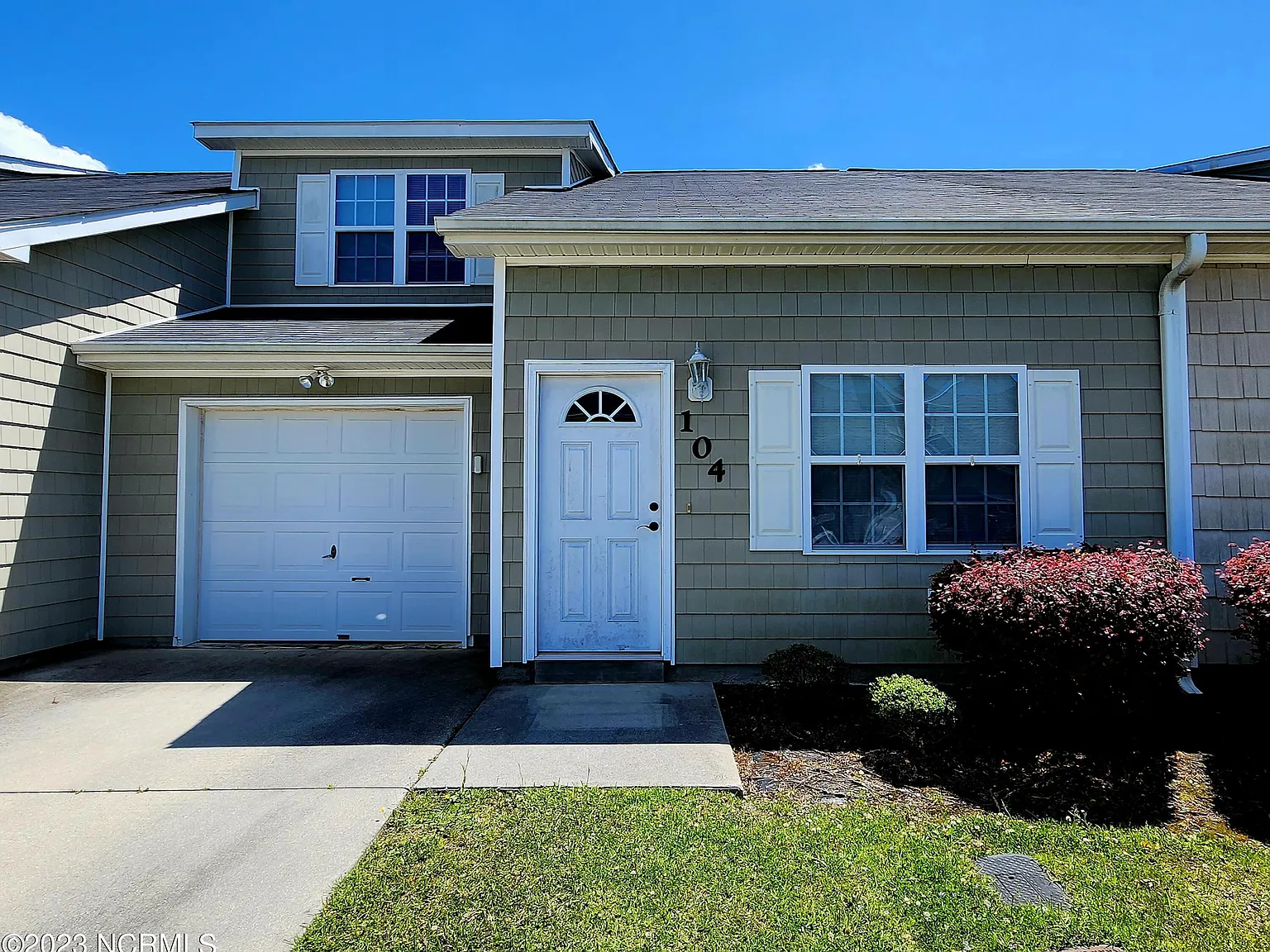 2 bed, 2.5 bath, 1281 sqft, $1,350 — Photo 3