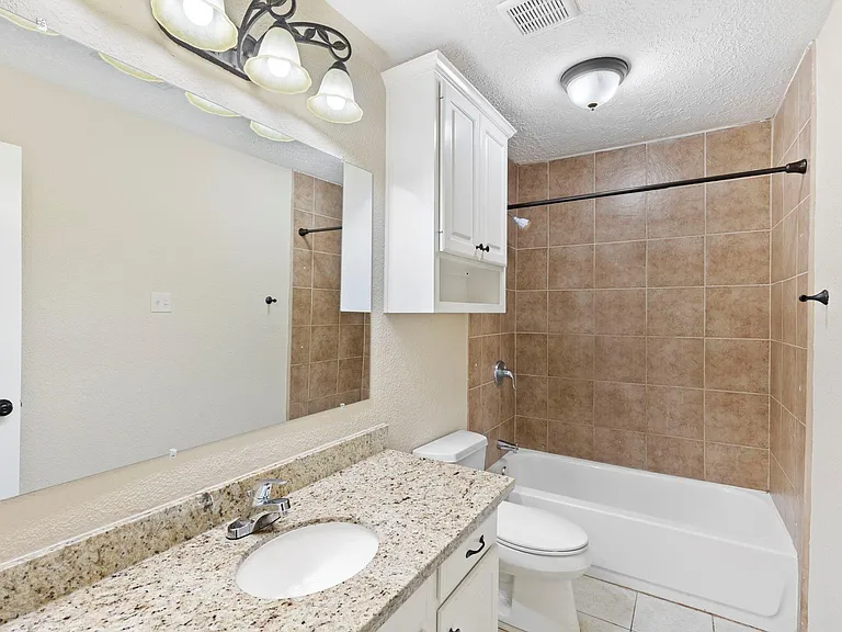 21435 Deerhaven Dr — Photo 16