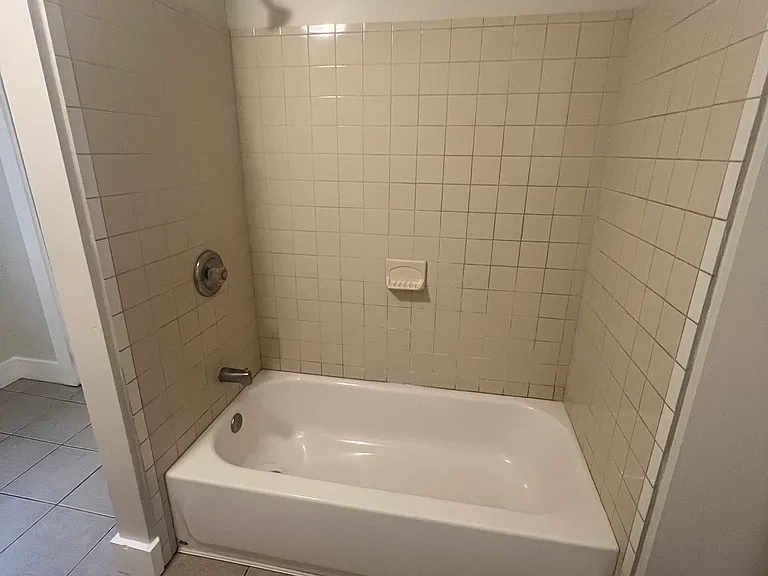 716 Grace Ave — Photo 11