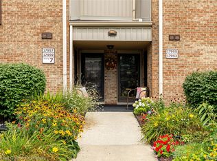17955 University Park Dr, Livonia, MI 48152