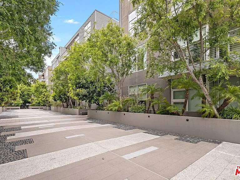 4080 Glencoe Ave #420 — Photo 36
