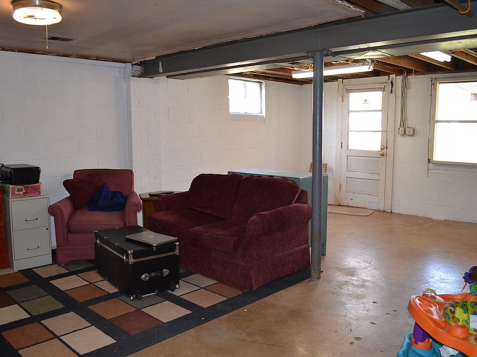 2nd image of 84 Meeker Ct