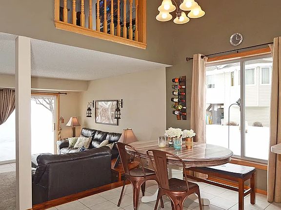 3rd image of 9027 Parkside Dr