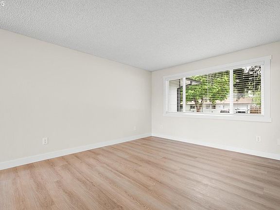 4th image of 3608 NE 135th Ave