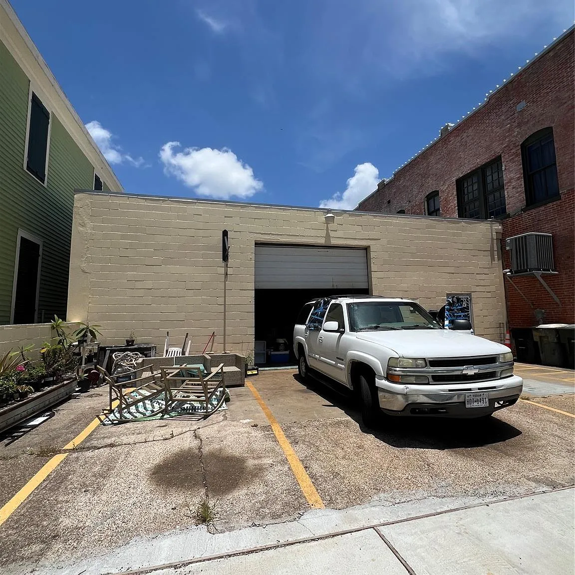 1 bed, 1841 sqft, $2,400 — Photo 1