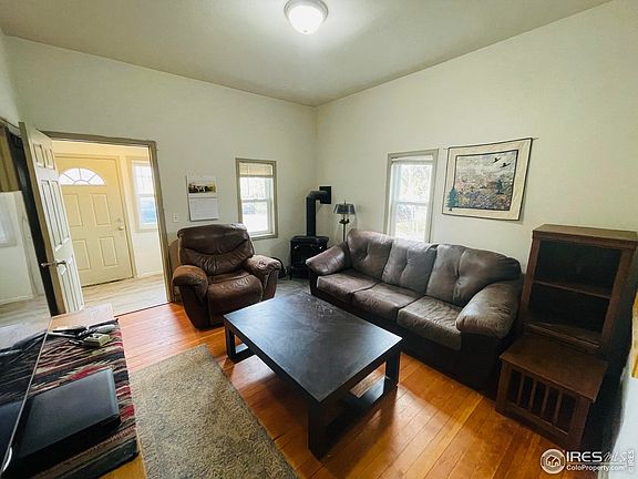 4th image of 470 W Spring St