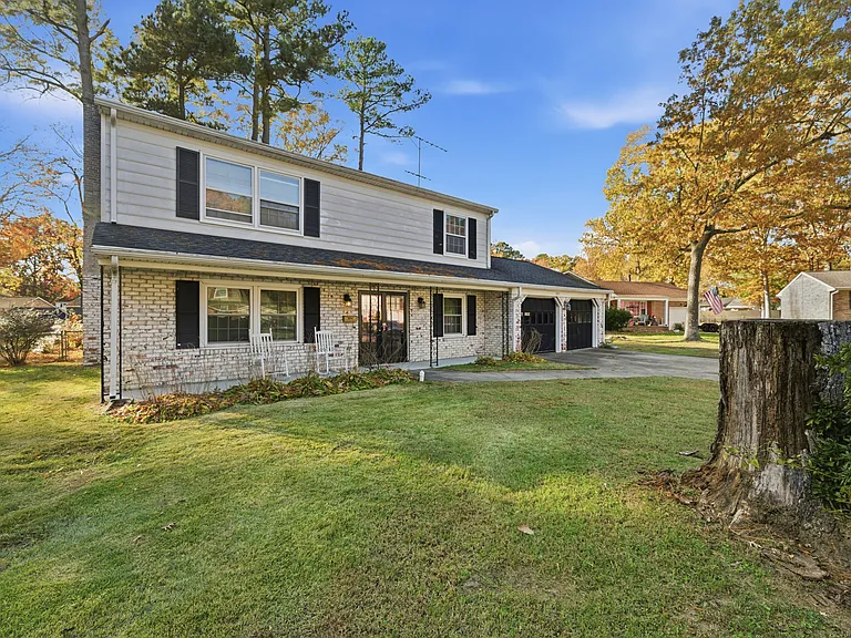 205 Orkney Pl — Photo 2