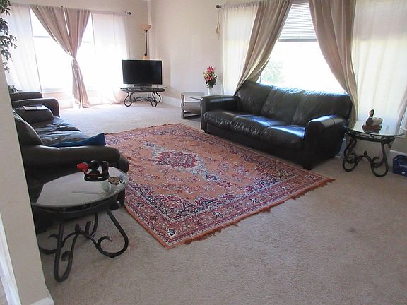 5th image of 601 N Henry St