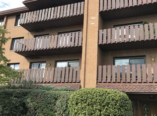 1795 Lake Cook Rd APT 110, Highland Park, IL