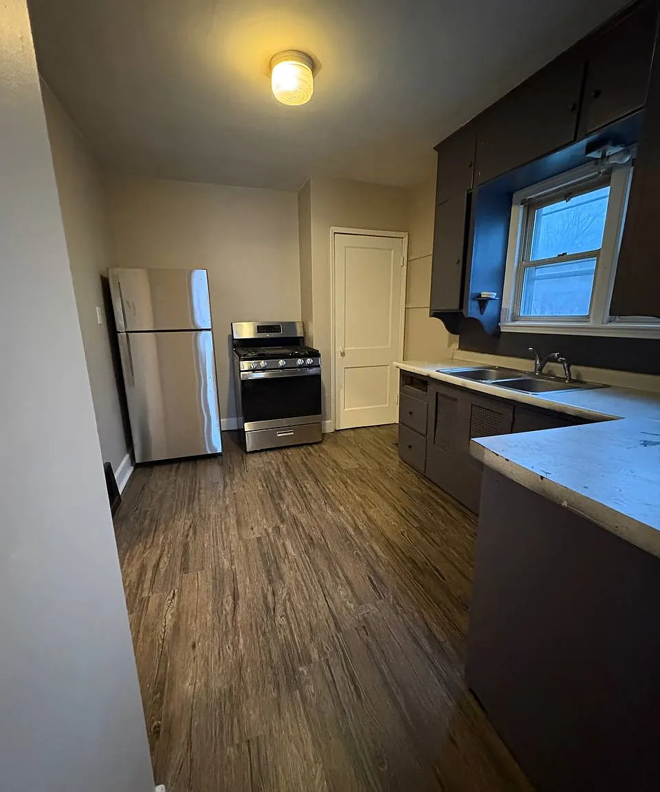 2 bed, 688 sqft, $1,000 — Photo 4