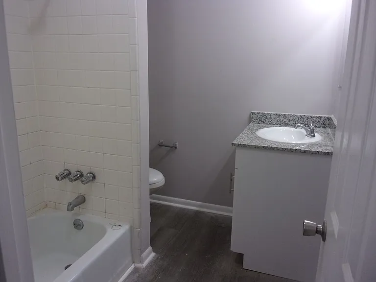 1045 W Meadow Dr — Photo 12