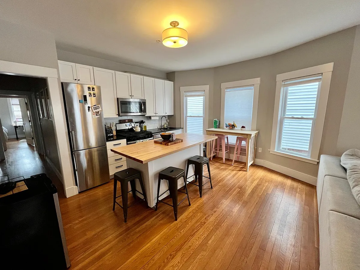 kitchen - 127 Hudson St #1