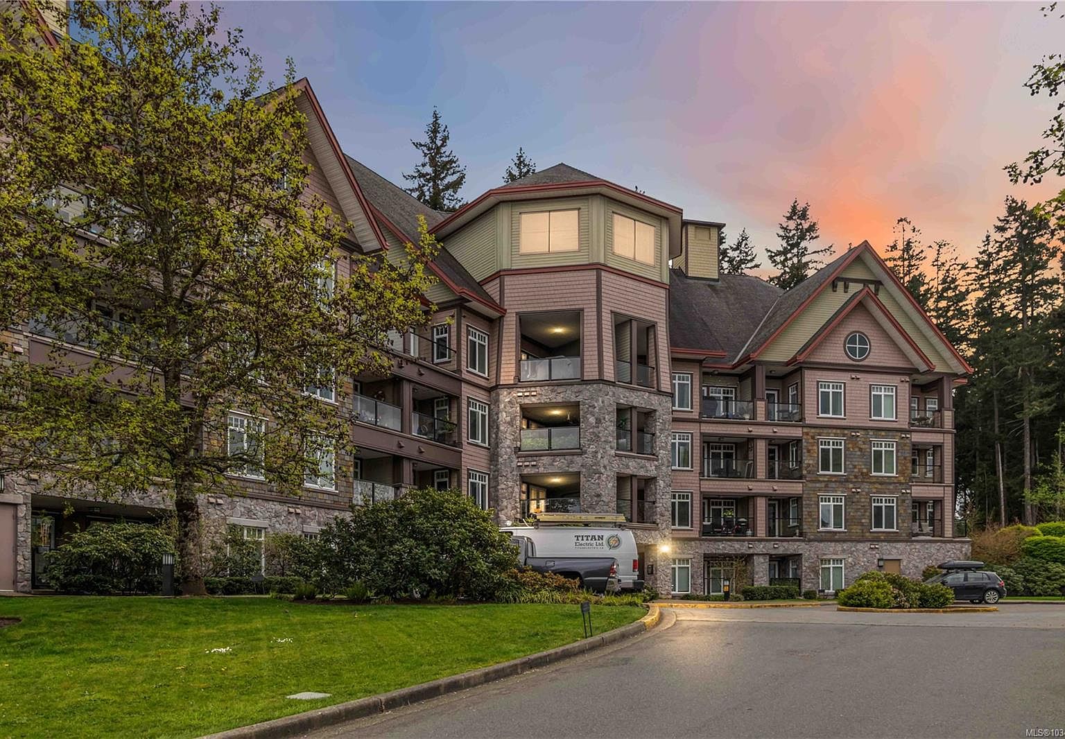 1395 Bear Mountain Pkwy #203