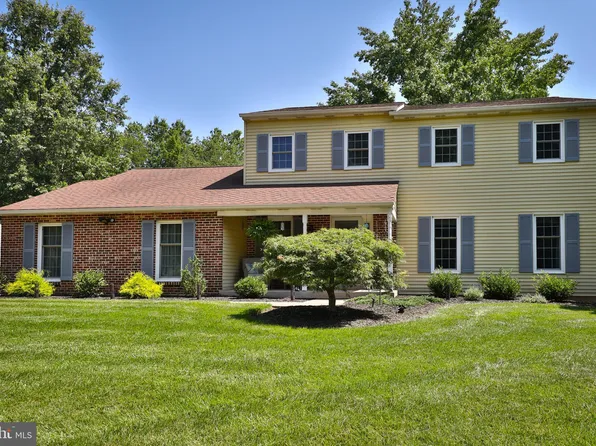 2485 Pioneer Rd, Hatboro, PA 19040