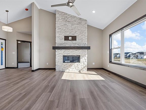 5th image of 1245 Osage Ln