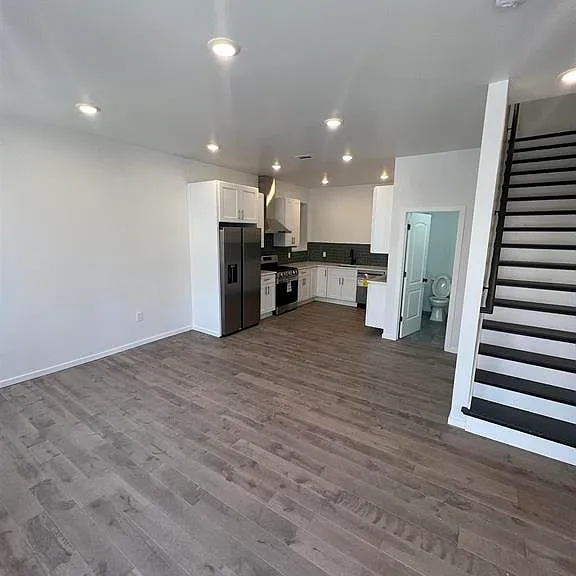188 Van Horne St #2 — Photo 7