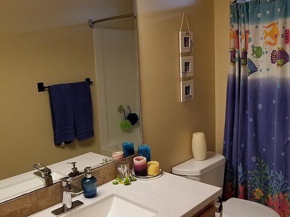 Upstairs full bath