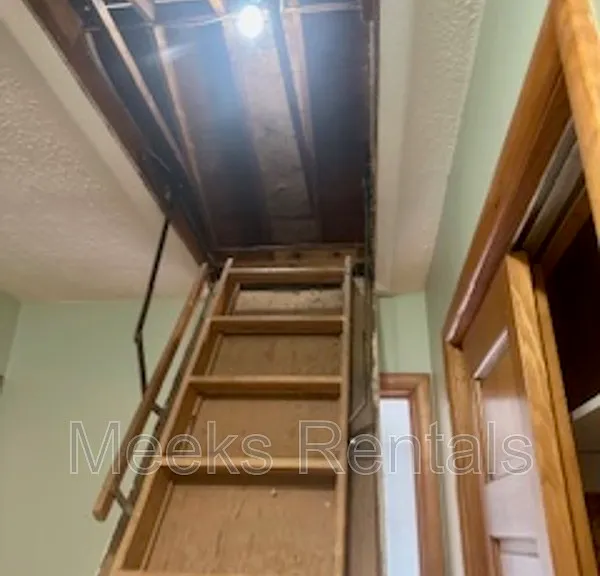 1118 Montrose Dr — Photo 26