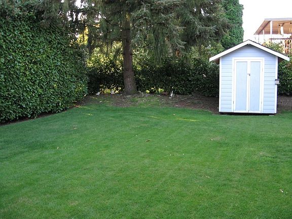 4th image of 1205 Manito Dr NE