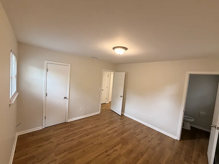 313 Kingston Rd — Photo 8