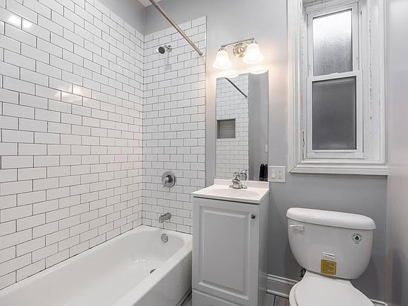 5th image of 6255 N Lakewood Ave #1