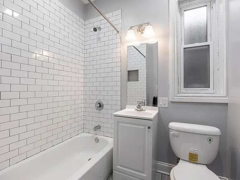 6255 N Lakewood Ave #1 — Photo 5