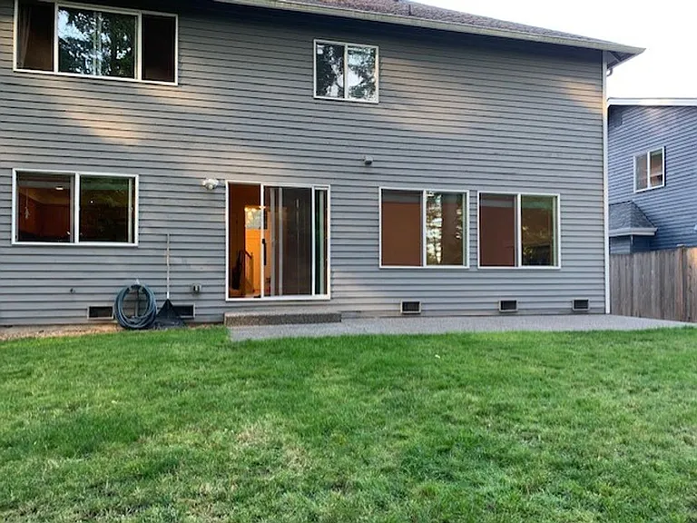 2907 NE 196th St — Photo 24