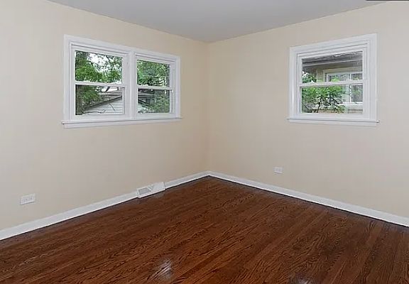 3rd image of 80 Peyton Dr
