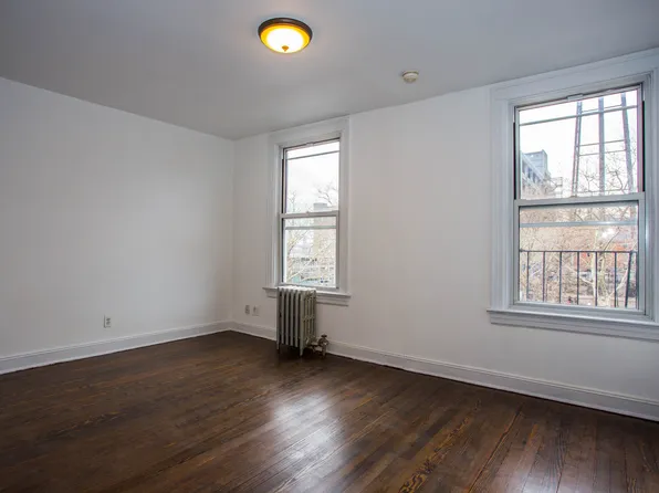 122 Franklin Street TWNH image 3 of 8