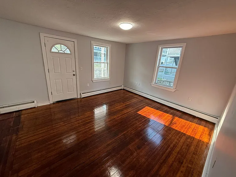 88 Cross St — Photo 3