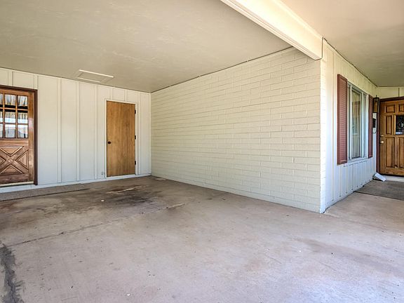 4th image of 1884 E Alameda Dr